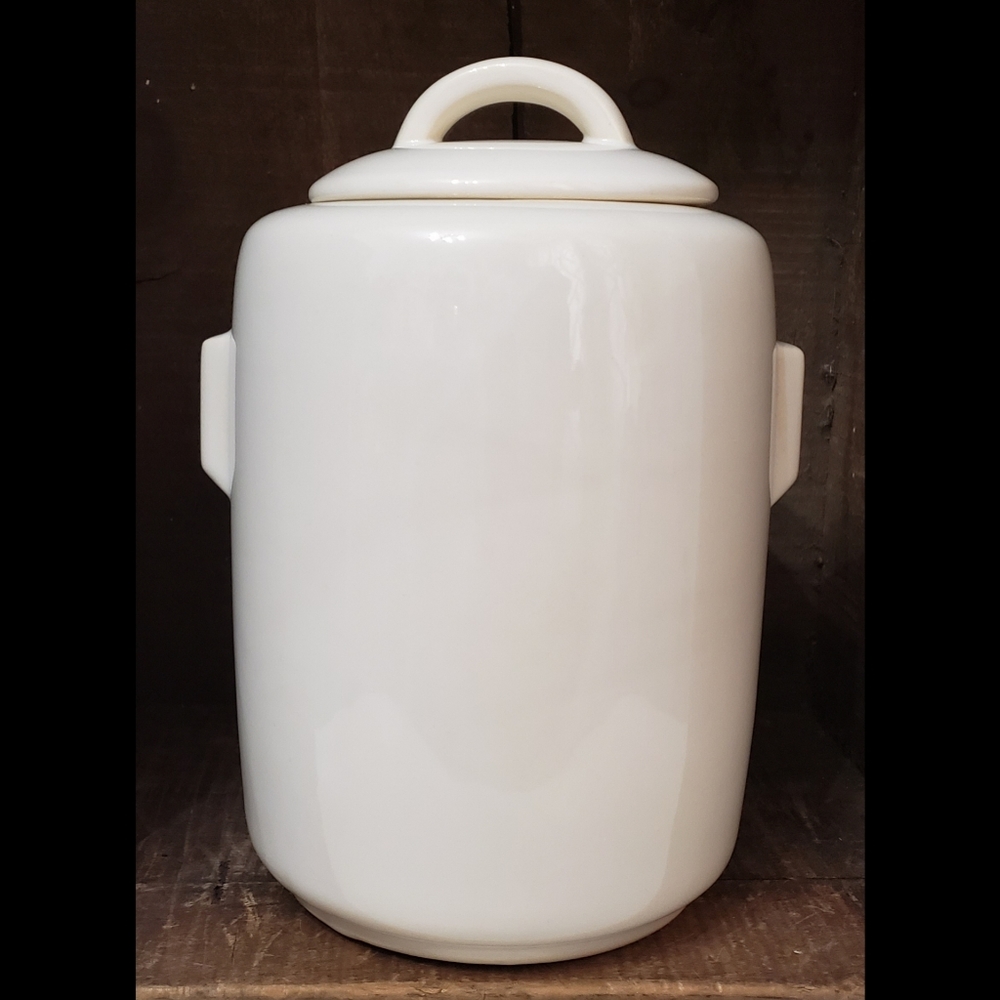 McCoy jar with lid